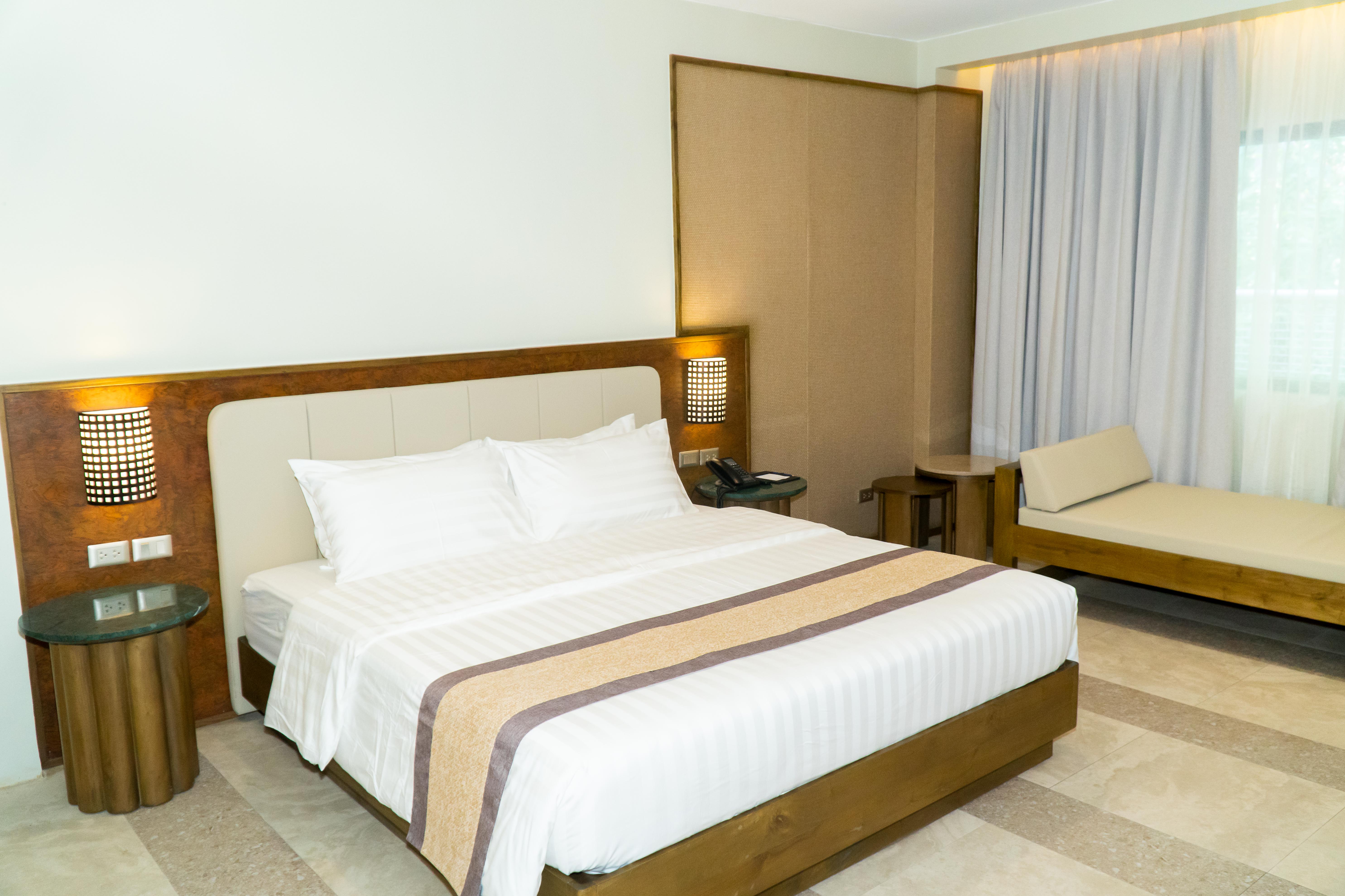 East Wing Grand Deluxe King