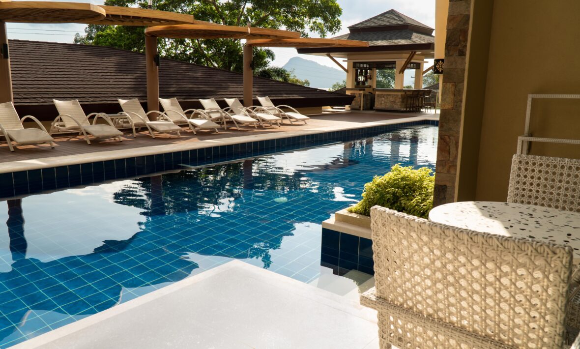 East Wing Grand Premier Pool Access