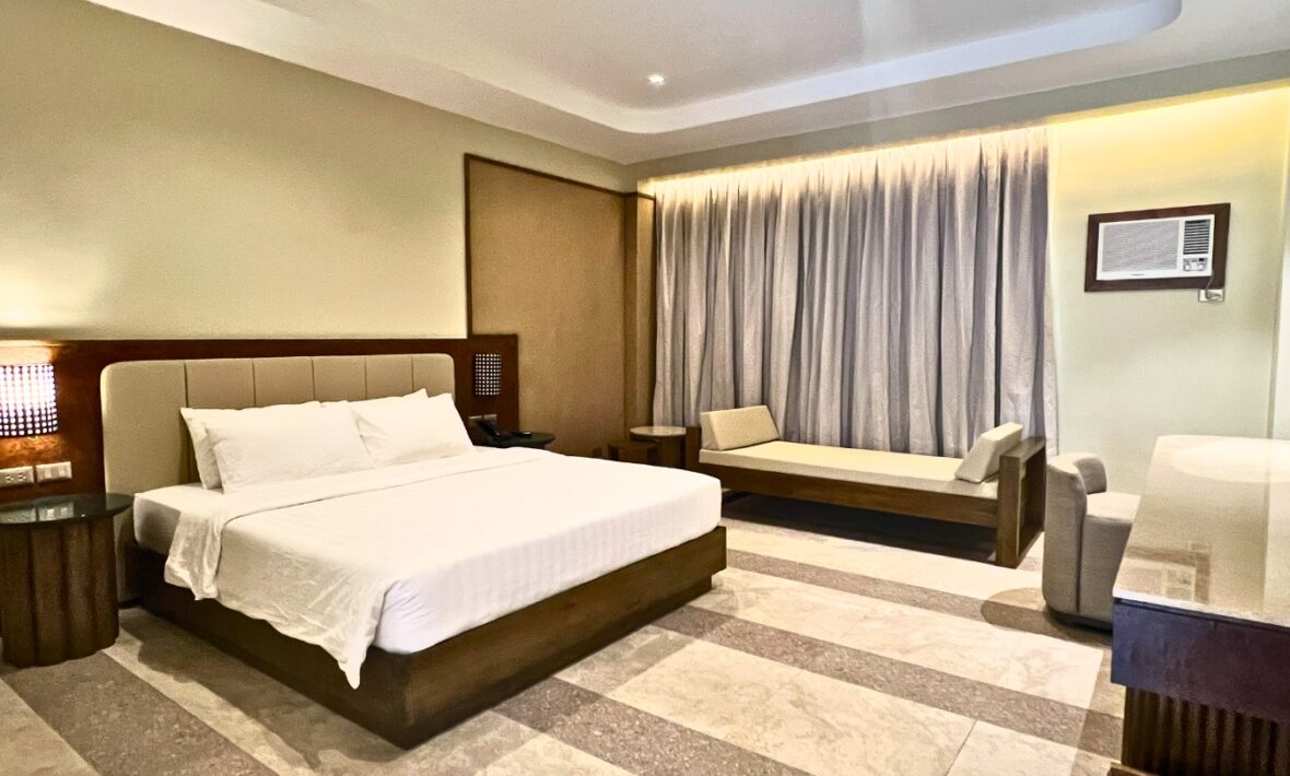 East Wing Grand Deluxe King