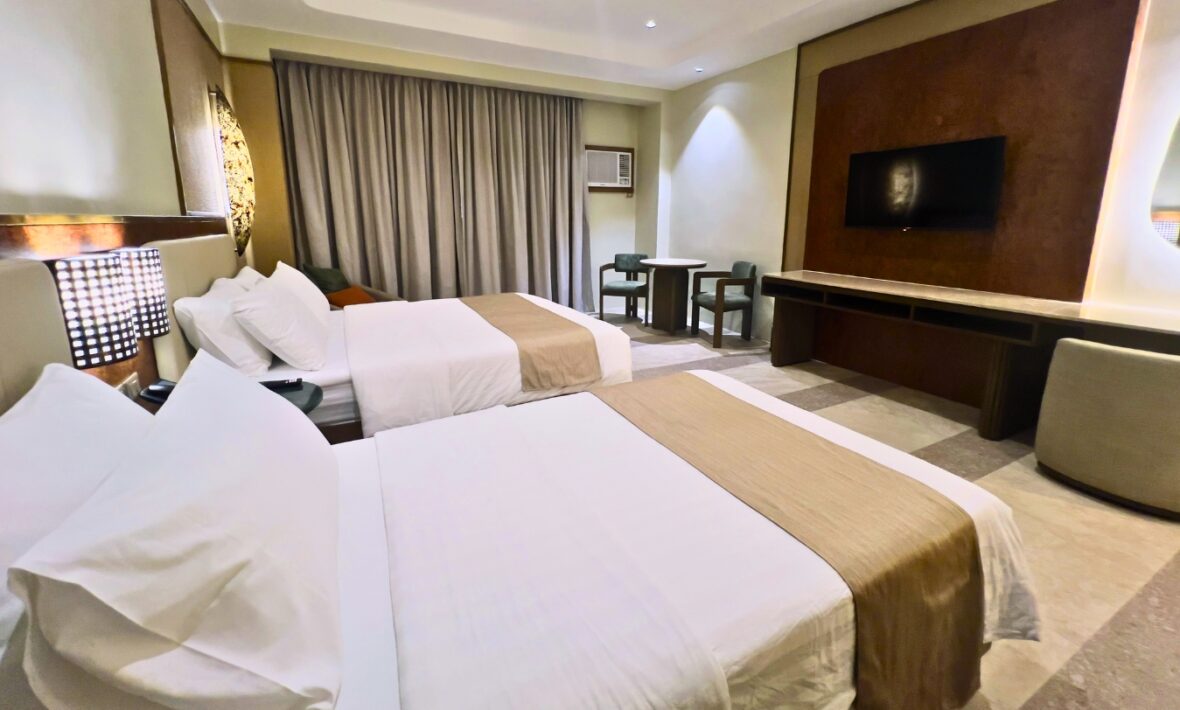 East Wing Grand Premier Twin